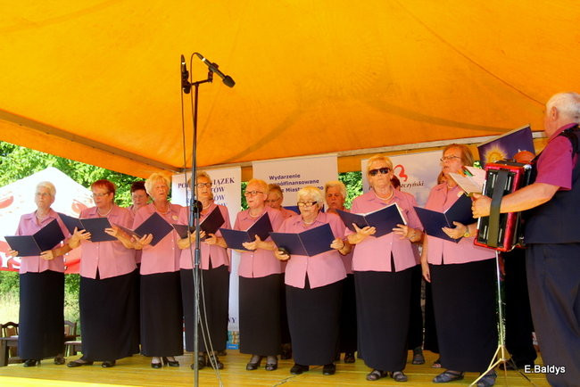 Festyn seniorów na lotnisku (zdjęcia)