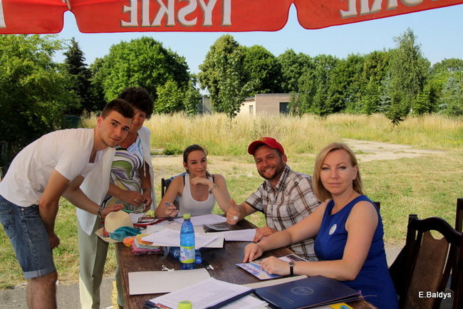 Festyn seniorów na lotnisku (zdjęcia)