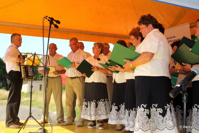 Festyn seniorów na lotnisku (zdjęcia)