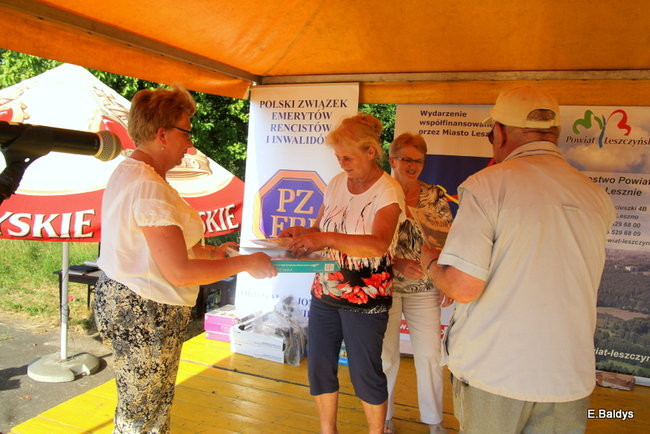 Festyn seniorów na lotnisku (zdjęcia)