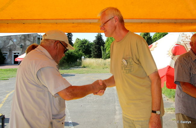 Festyn seniorów na lotnisku (zdjęcia)