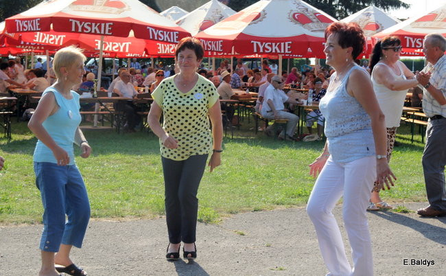 Festyn seniorów na lotnisku (zdjęcia)