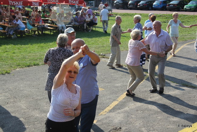 Festyn seniorów na lotnisku (zdjęcia)