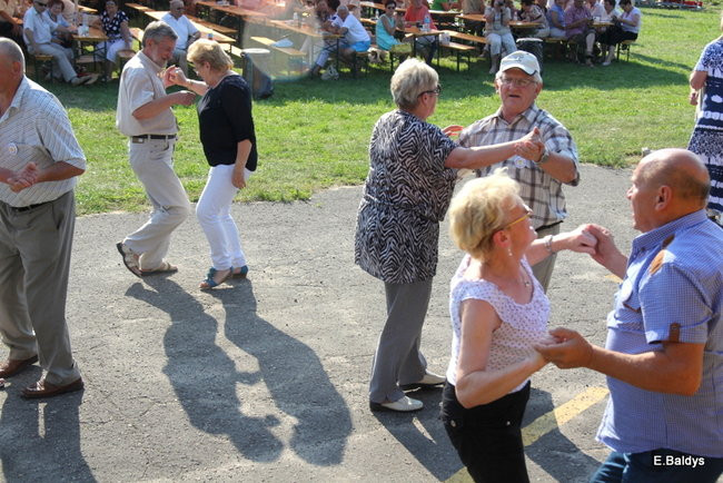 Festyn seniorów na lotnisku (zdjęcia)