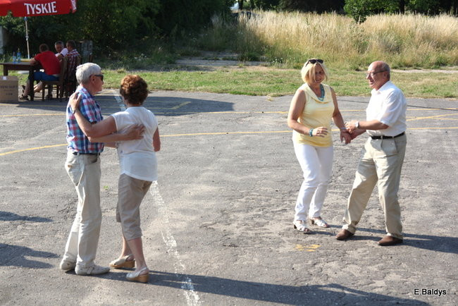 Festyn seniorów na lotnisku (zdjęcia)