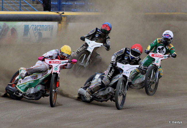 Zmagania juniorów na Smoku (zdjęcia)