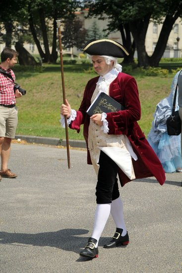 Dworzanie wylegli na ulice Rydzyny (zdjęcia)