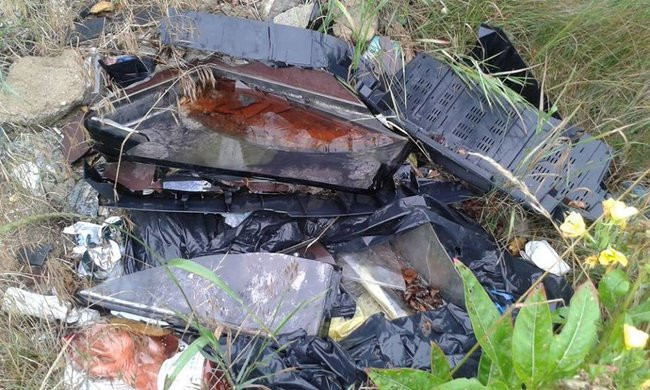 Wielkie dzikie wysypisko śmieci (zdjęcia)