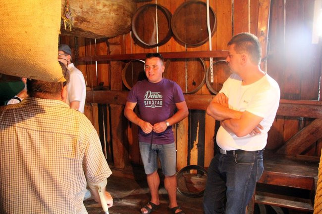 Drewno motywem przewodnim (zdjęcia)