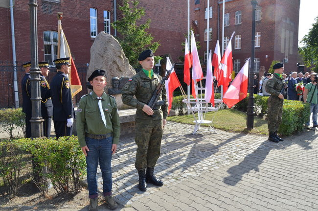 Chwila zadumy w  71. rocznicę (zdjęcia)