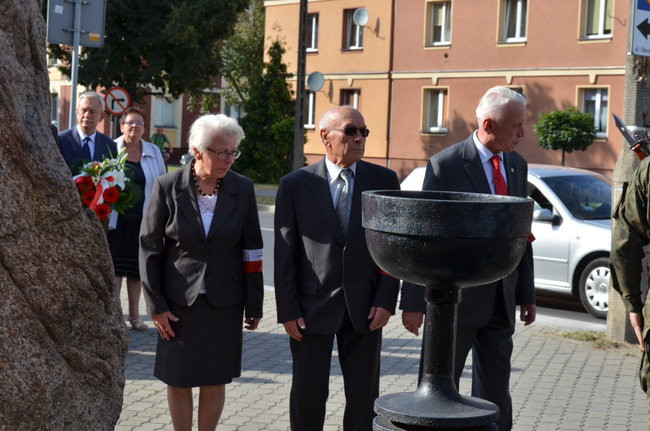 Chwila zadumy w  71. rocznicę (zdjęcia)