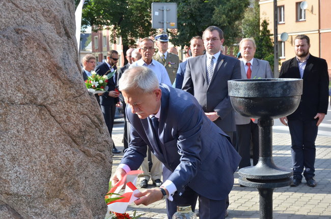 Chwila zadumy w  71. rocznicę (zdjęcia)