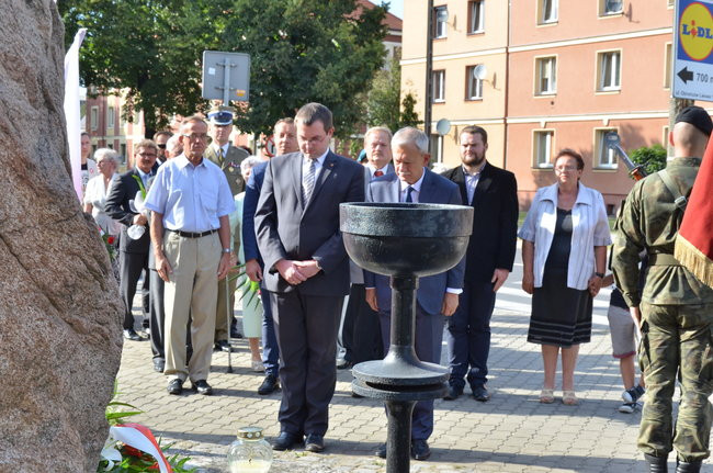 Chwila zadumy w  71. rocznicę (zdjęcia)