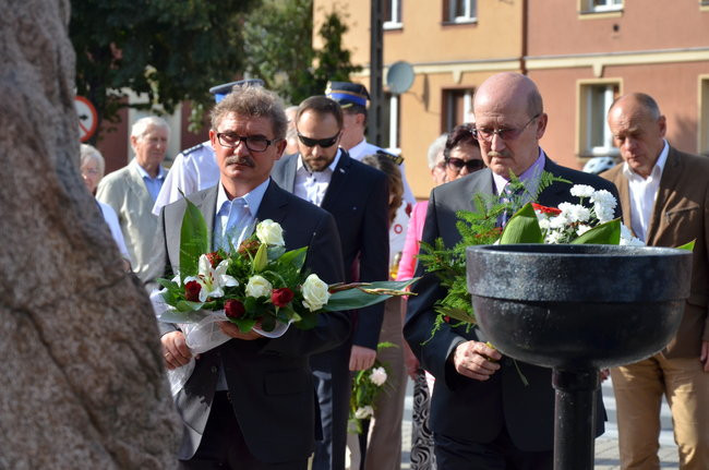 Chwila zadumy w  71. rocznicę (zdjęcia)