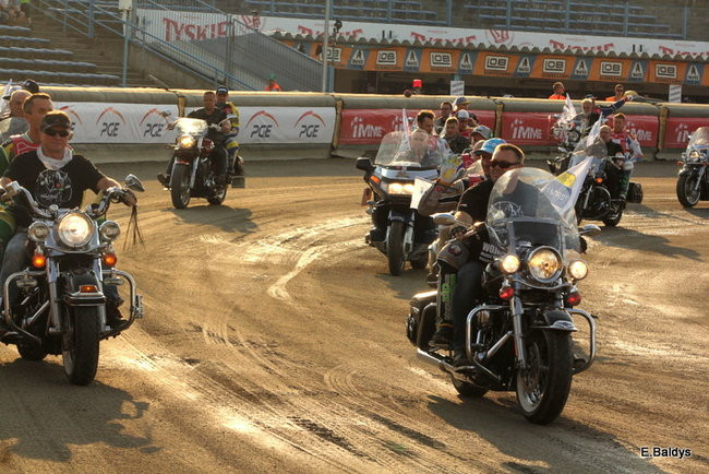 Niesamowity Łaguta (zdjęcia)