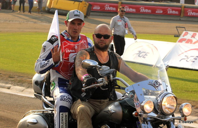 Niesamowity Łaguta (zdjęcia)