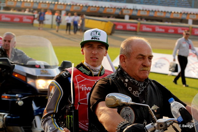 Niesamowity Łaguta (zdjęcia)