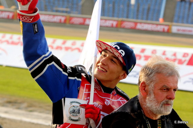 Niesamowity Łaguta (zdjęcia)