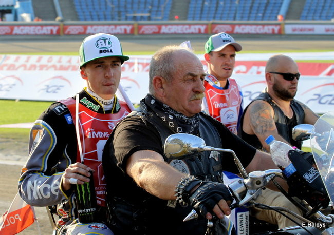 Niesamowity Łaguta (zdjęcia)