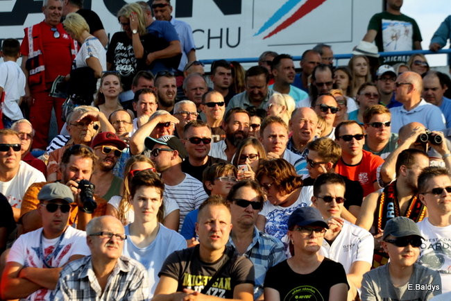 Niesamowity Łaguta (zdjęcia)