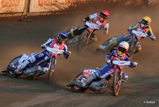 Niesamowity Łaguta (zdjęcia)