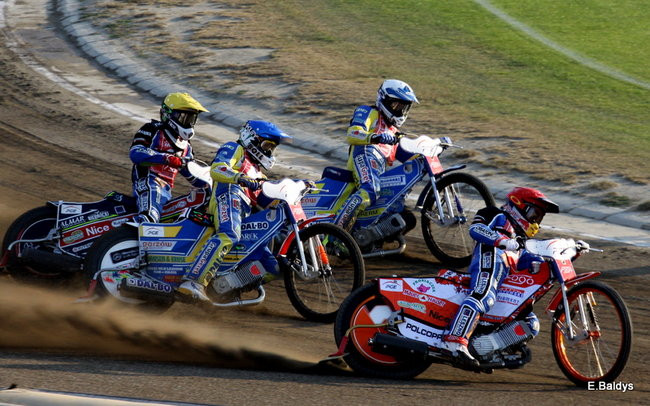 Niesamowity Łaguta (zdjęcia)