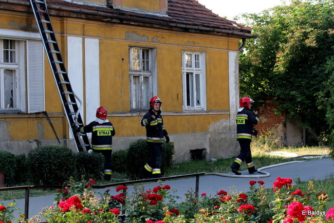 Pożar budynku przy ul. Dąbrowskiego (zdjęcia)