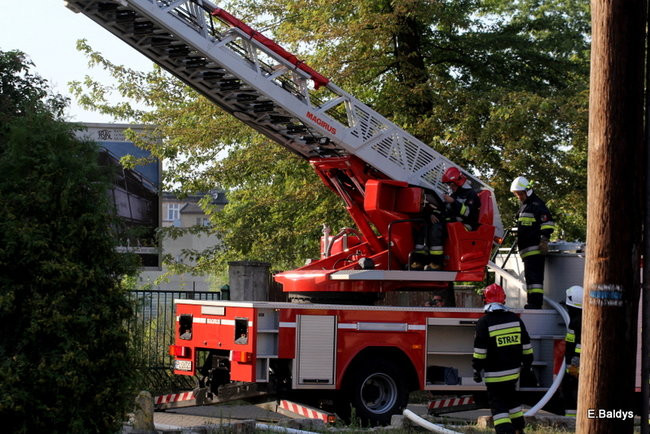 Pożar budynku przy ul. Dąbrowskiego (zdjęcia)