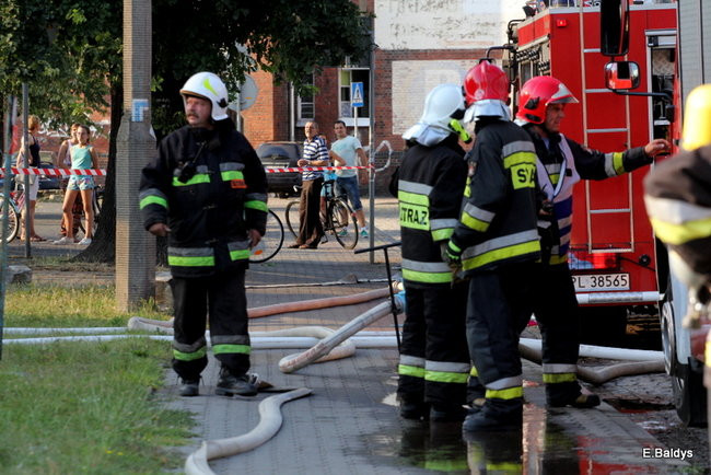 Pożar budynku przy ul. Dąbrowskiego (zdjęcia)
