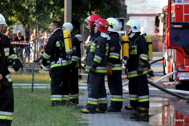 Pożar budynku przy ul. Dąbrowskiego (zdjęcia)