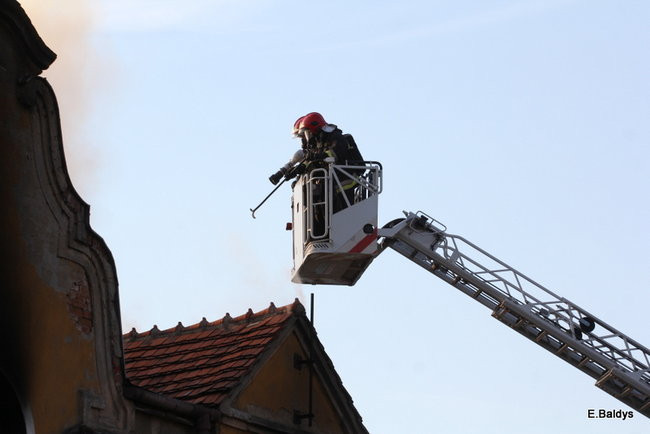 Pożar budynku przy ul. Dąbrowskiego (zdjęcia)