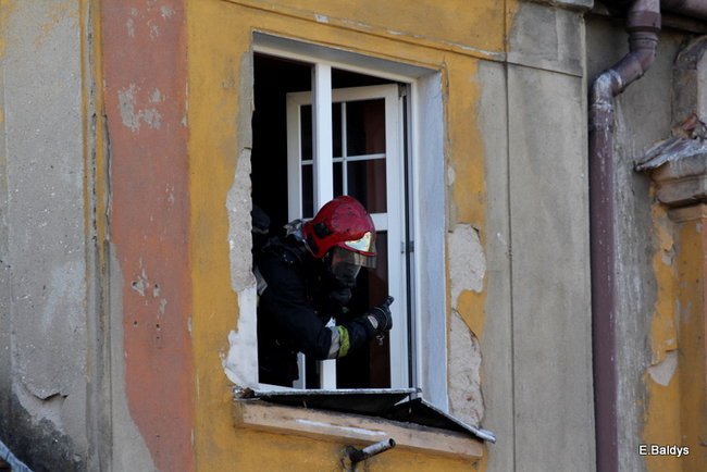 Pożar budynku przy ul. Dąbrowskiego (zdjęcia)