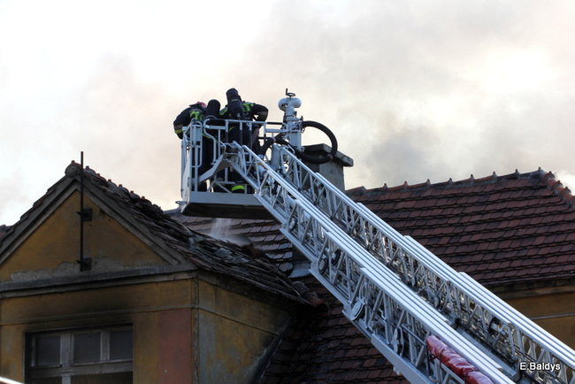 Pożar budynku przy ul. Dąbrowskiego (zdjęcia)