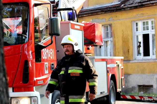 Pożar budynku przy ul. Dąbrowskiego (zdjęcia)