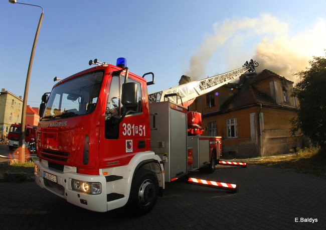 Pożar budynku przy ul. Dąbrowskiego (zdjęcia)