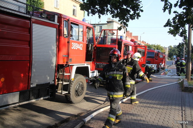 Pożar budynku przy ul. Dąbrowskiego (zdjęcia)