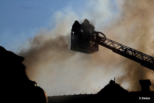 Pożar budynku przy ul. Dąbrowskiego (zdjęcia)