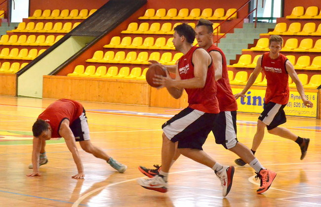 Koszykarze szykują się do walki (zdjęcia)