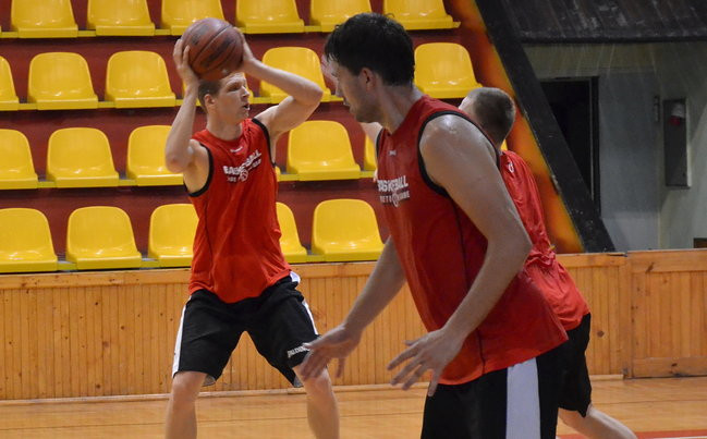 Koszykarze szykują się do walki (zdjęcia)