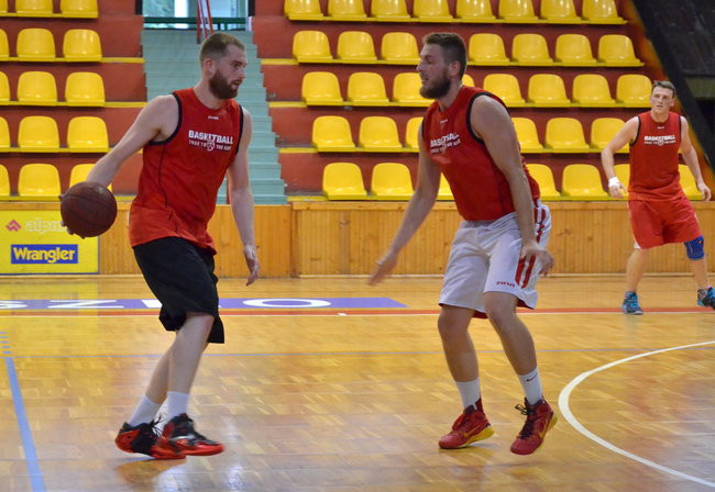 Koszykarze szykują się do walki (zdjęcia)