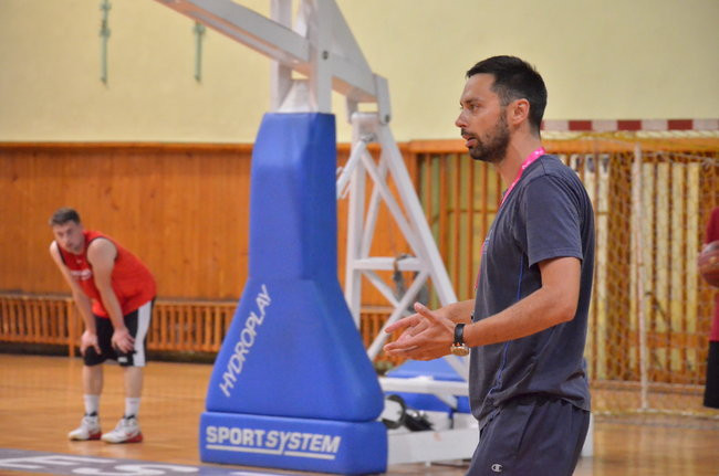 Koszykarze szykują się do walki (zdjęcia)