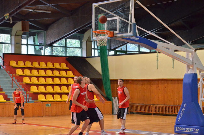 Koszykarze szykują się do walki (zdjęcia)