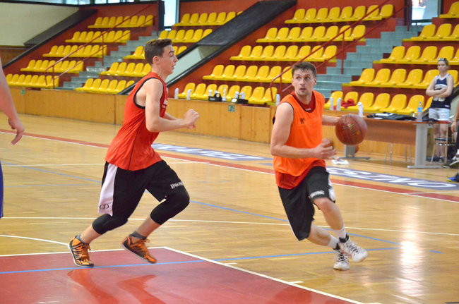 Koszykarze szykują się do walki (zdjęcia)