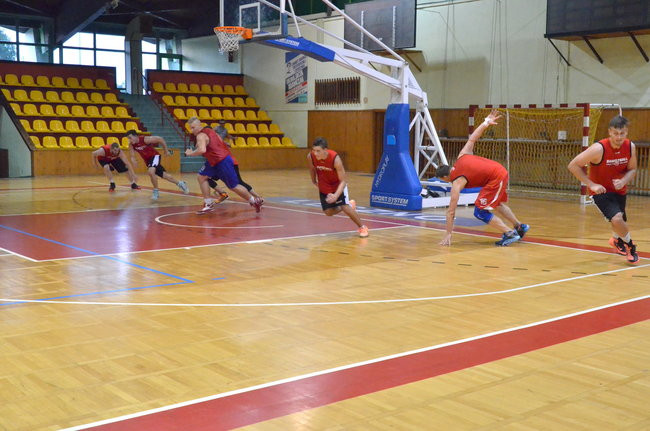 Koszykarze szykują się do walki (zdjęcia)