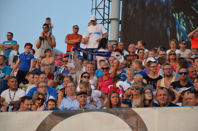 Kibice ponieśli Byki do triumfu (zdjęcia)