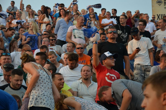 Kibice ponieśli Byki do triumfu (zdjęcia)