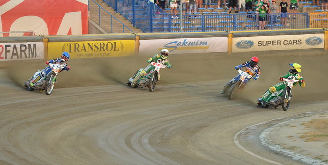 Kibice ponieśli Byki do triumfu (zdjęcia)