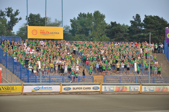 Kibice ponieśli Byki do triumfu (zdjęcia)