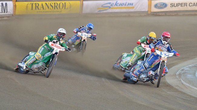 Kibice ponieśli Byki do triumfu (zdjęcia)