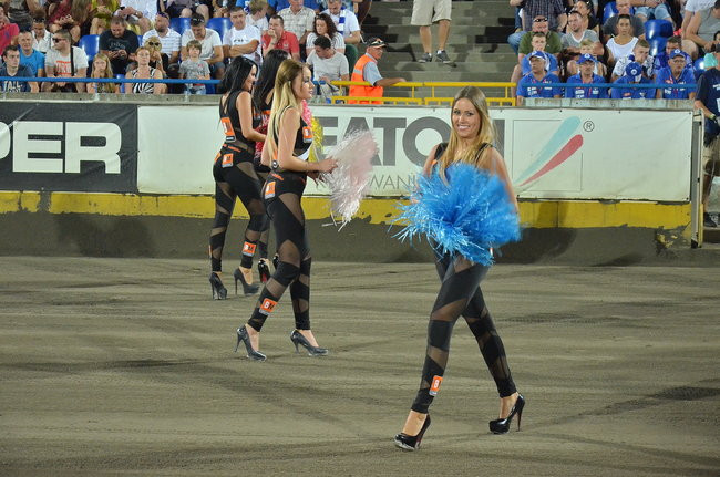 Kibice ponieśli Byki do triumfu (zdjęcia)